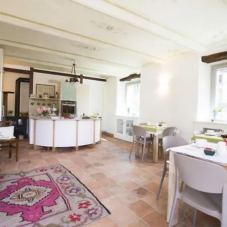 Carossi فندق مبيت وإفطار 4*