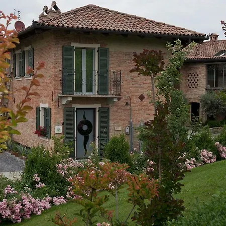 فندق مبيت وإفطار Carossi Castagnole delle Lanze